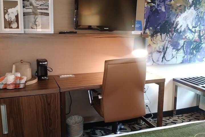 Room 18 of 40