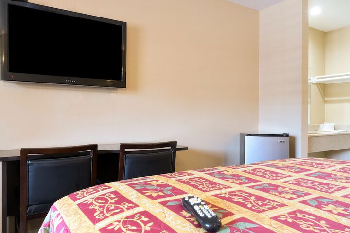 Room 13 of 35
