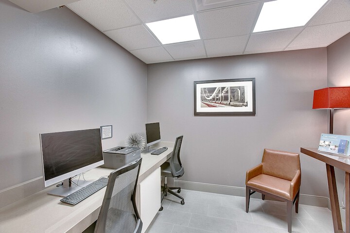 Business Center 34 of 38