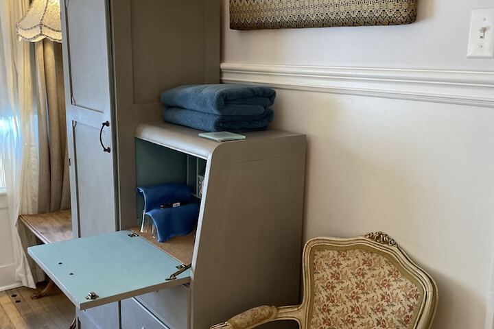 Room 83 of 164