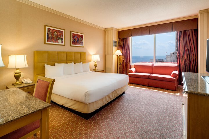 Room 33 of 124