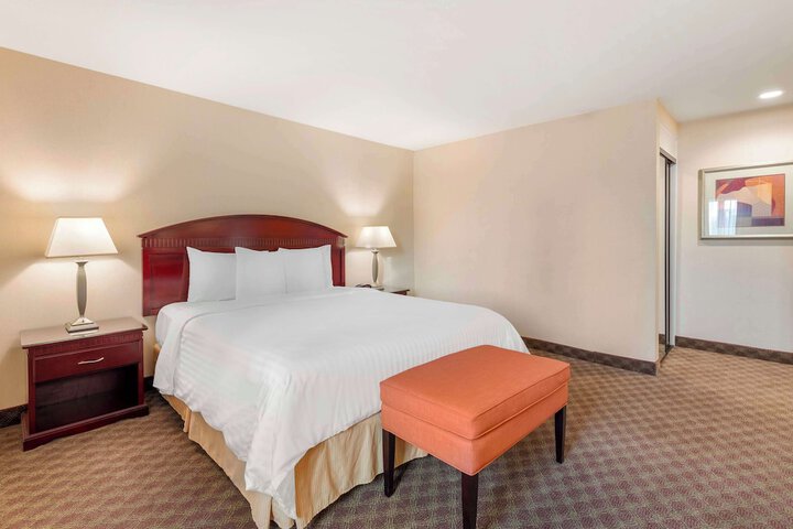 Best Western Plus West Covina Inn