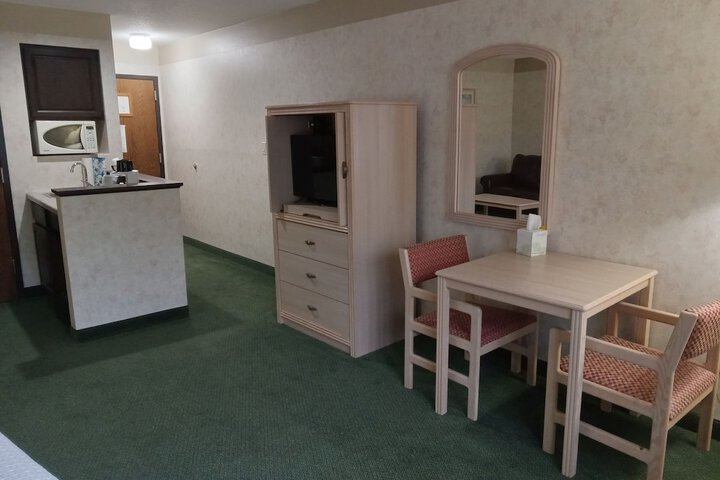 Room 10 of 13