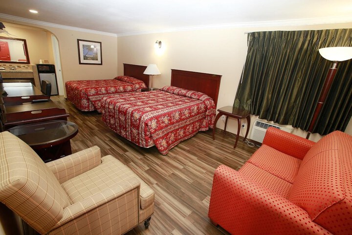 Room 32 of 82