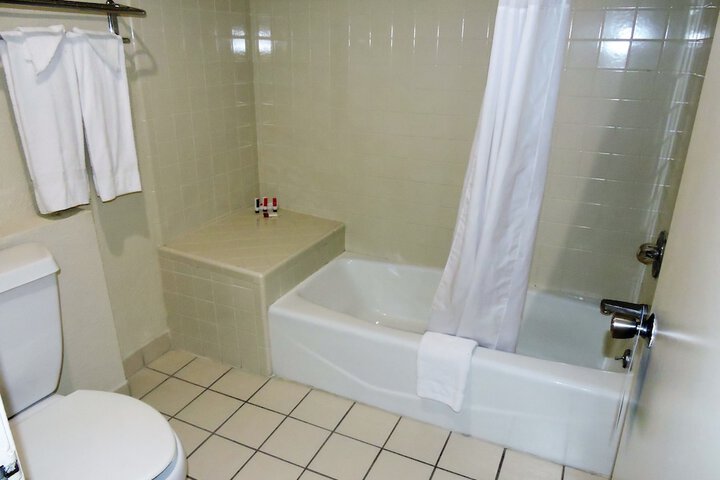 Room 8 of 30