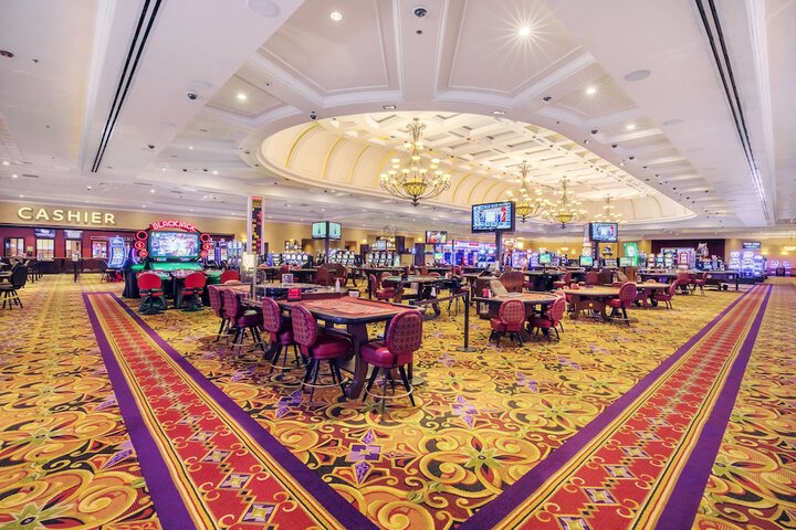 Casino Queen Hotel