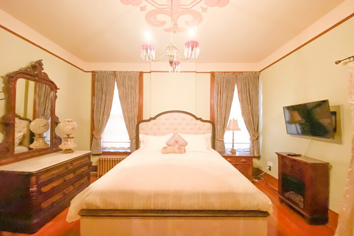 Room 83 of 106