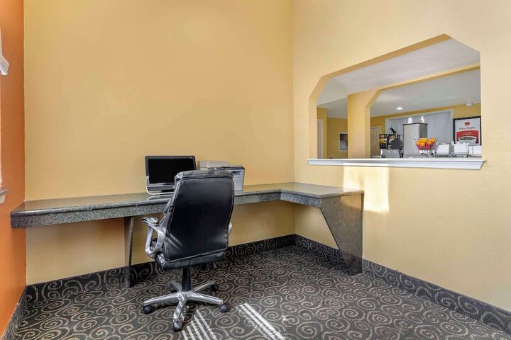 Business Center 44 of 45