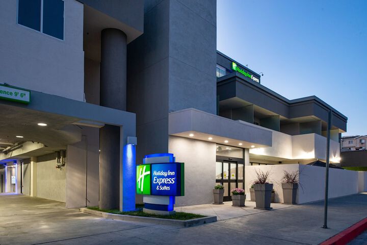 Hotel 2 of 57