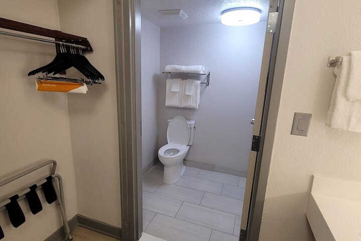 Room 41 of 53