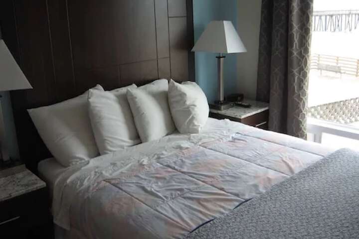 Dolphin Cove Motel