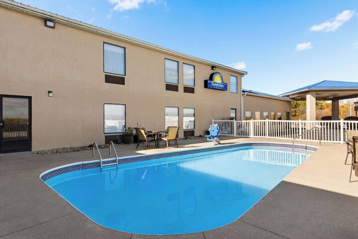 Days Inn by Wyndham Hillsboro