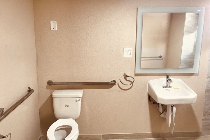 Room 52 of 92