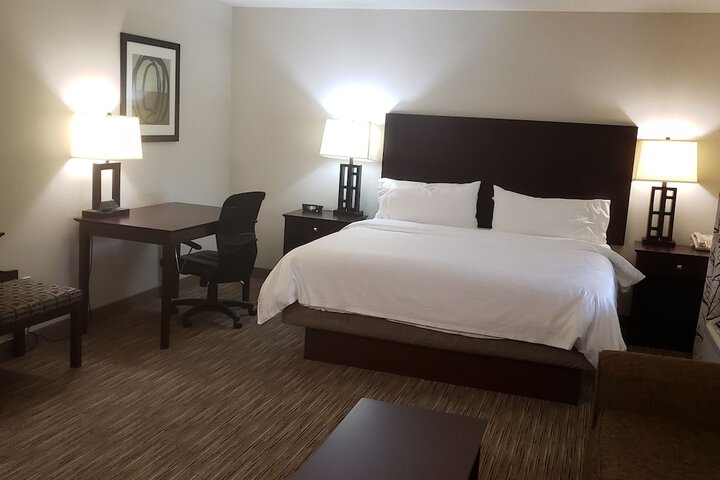 Holiday Inn Express Grove City by IHG