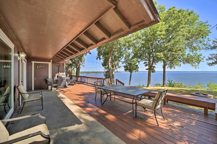 Grand Lake Views + Fire Pit: Monkey Island Home!