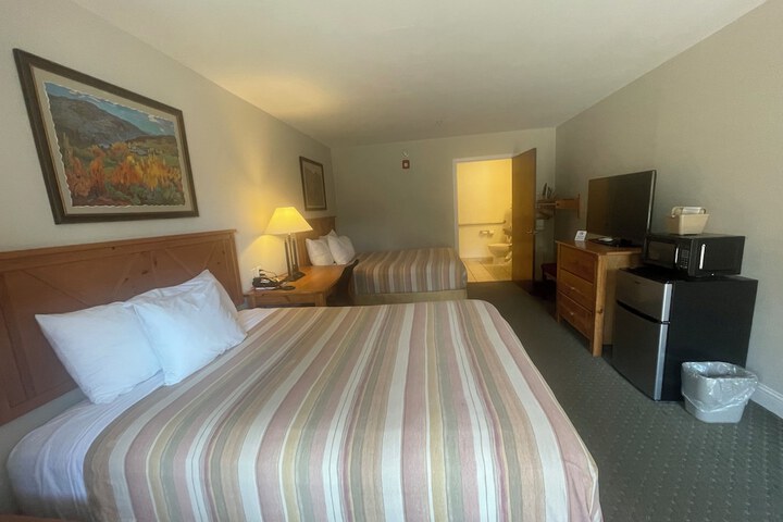 Room 34 of 48