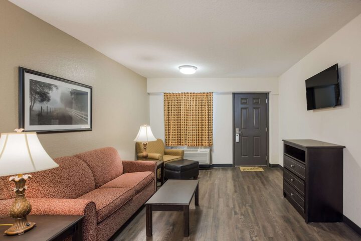 Room 47 of 61
