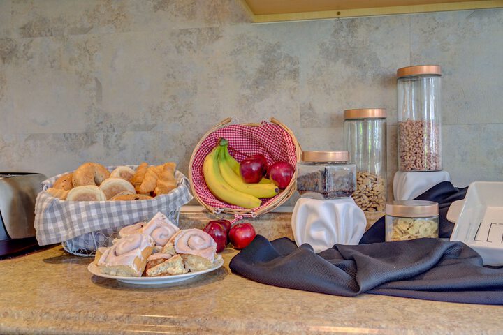 Breakfast/Coffee Service 177 of 191