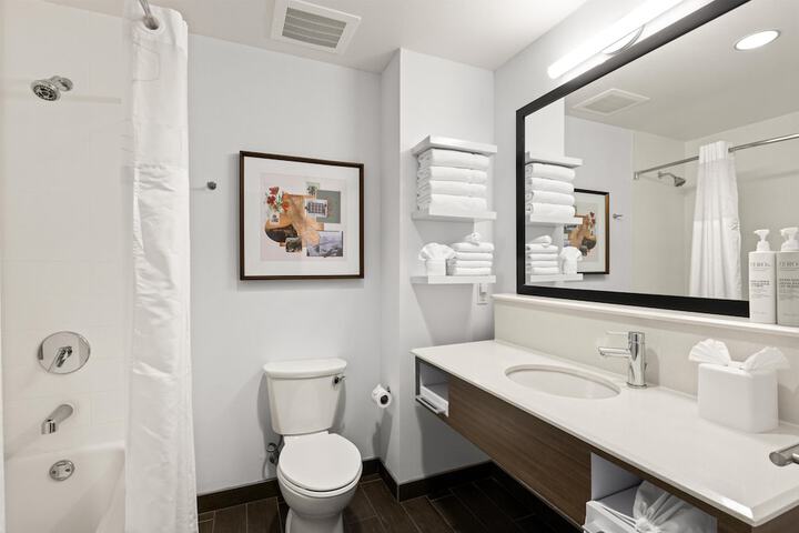 Hampton Inn & Suites Los Angeles - Glendale