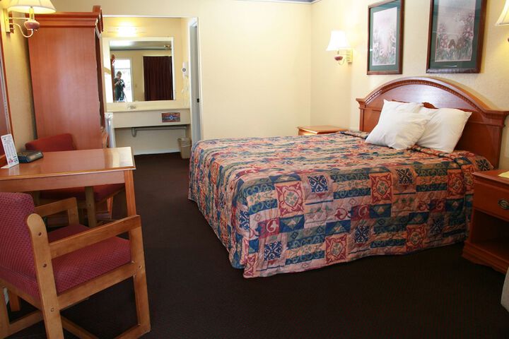 Room 13 of 19