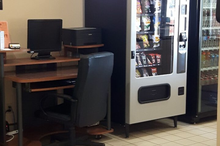 Super 8 by Wyndham Moose Jaw SK