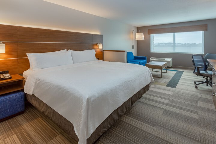 Holiday Inn Express & Suites Rice Lake by IHG