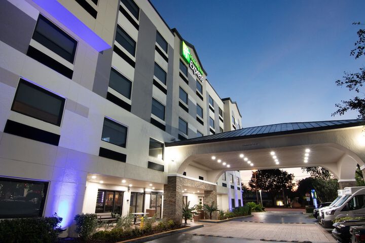 Hotel 8 of 72