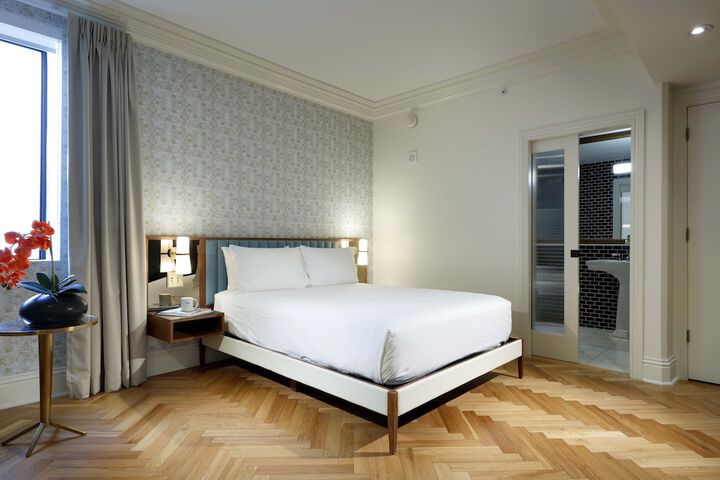 Room 16 of 58