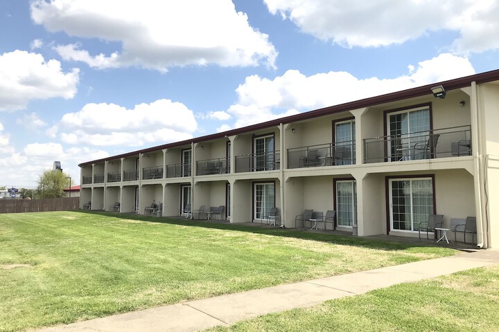 Hotel Exterior 46 of 49