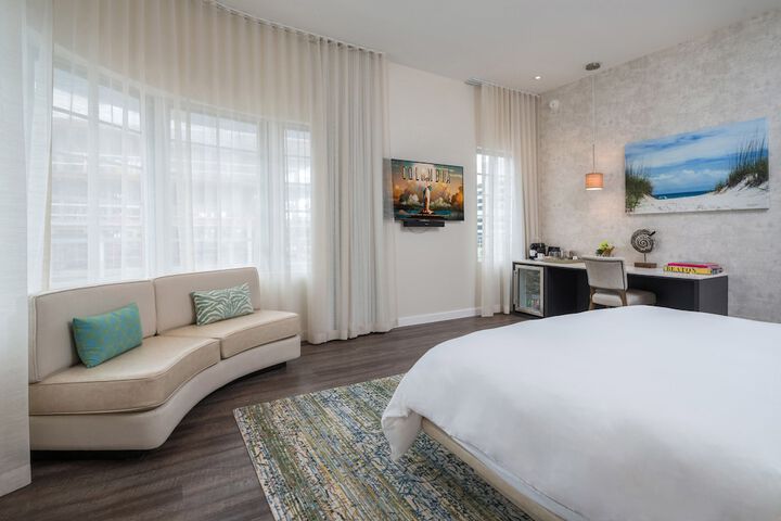 Room 32 of 136