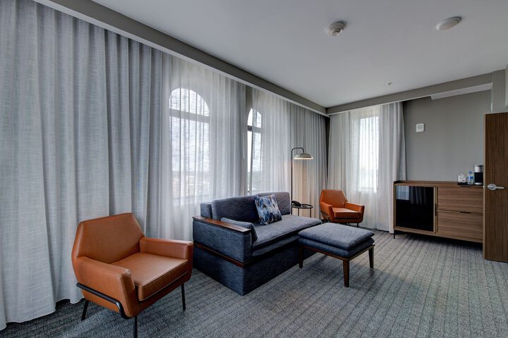 Threefoot Hotel Meridian, a Tribute Portfolio Hotel