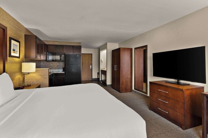 Comfort Inn & Suites Ludington near US-10