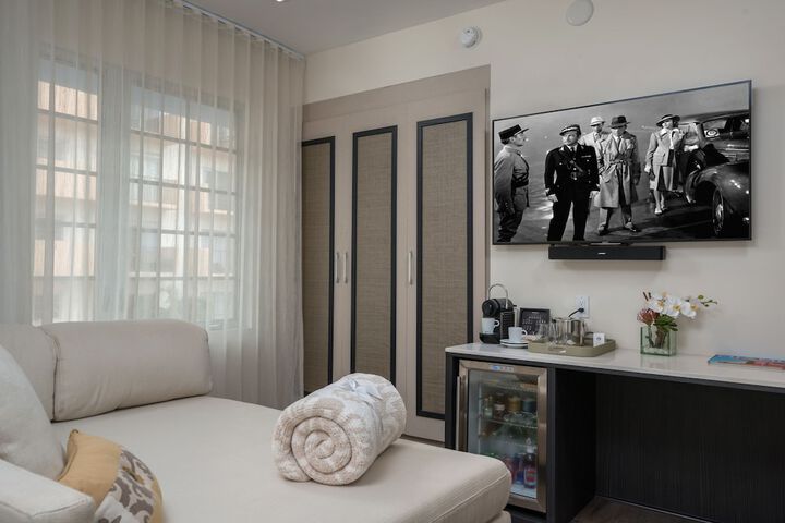 Room 74 of 136
