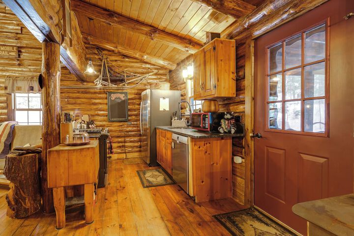 Lake & Beach Access at Lake Luzerne Cabin!
