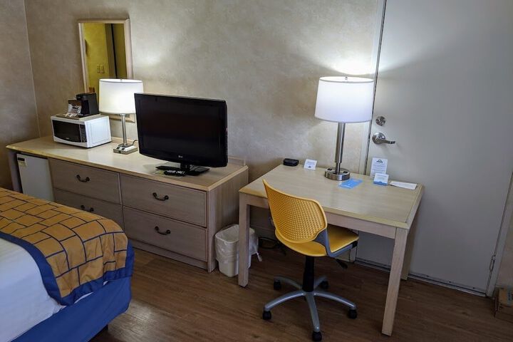 Room 21 of 37