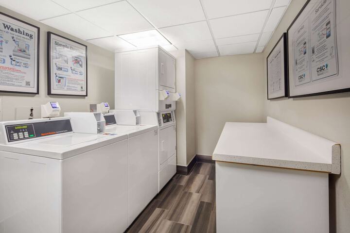 La Quinta Inn & Suites by Wyndham Ft. Lauderdale Plantation