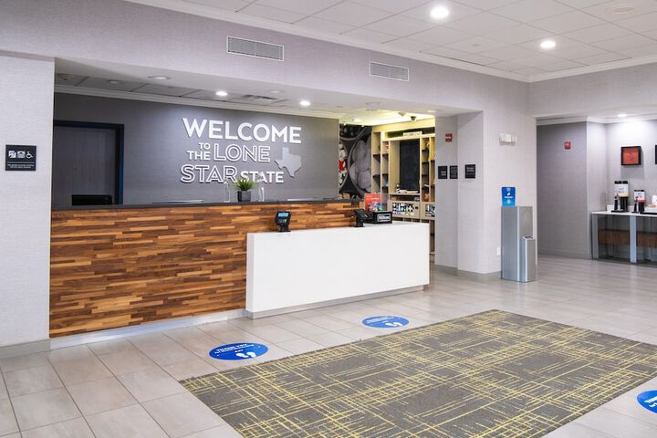 Hotel Interior 9 of 47