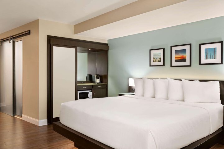 Room 46 of 94