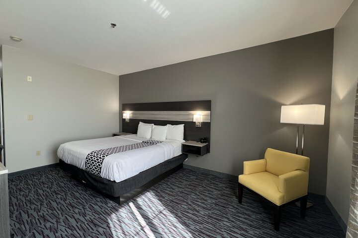 Room 32 of 47