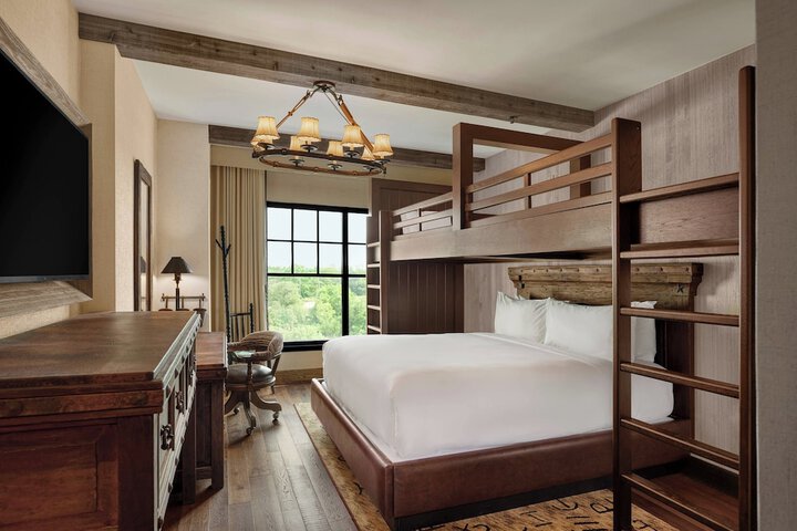 Room 30 of 100