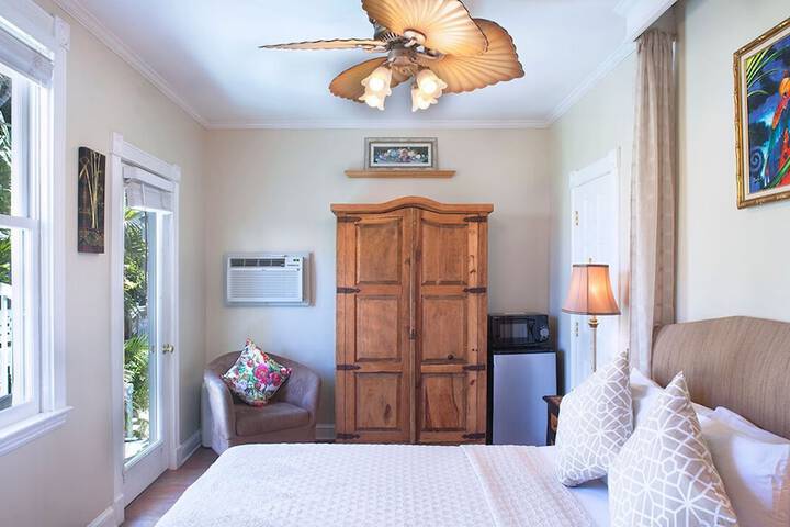 Room 18 of 38