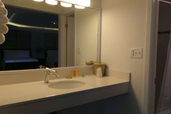 Room 47 of 66