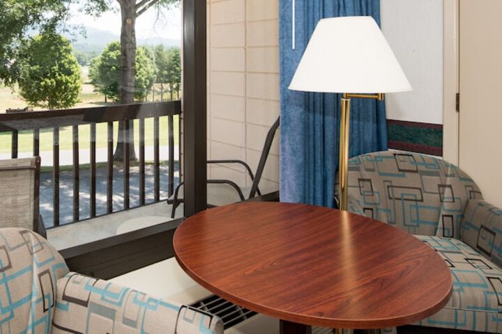 Highland Manor Inn