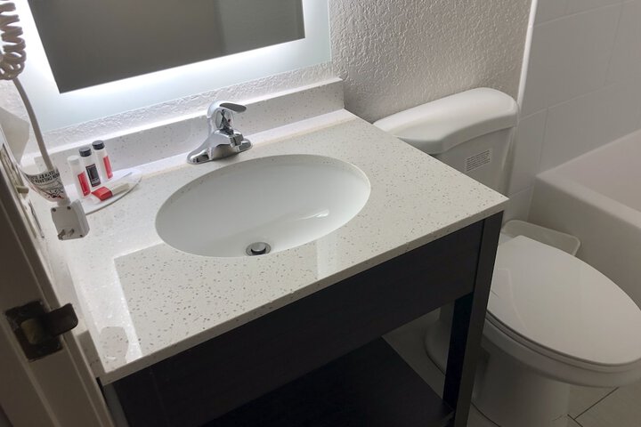 Red Lion Inn & Suites Elk Grove Village