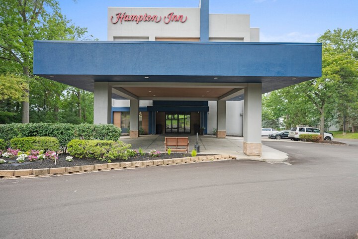 Hotel Exterior 35 of 35