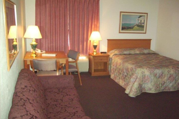 Village West Resort & Hotel