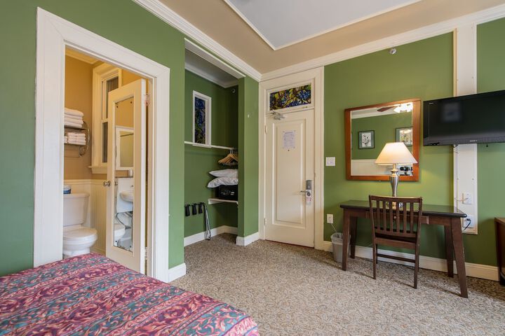 Room 15 of 41