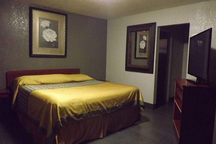 Room 9 of 30