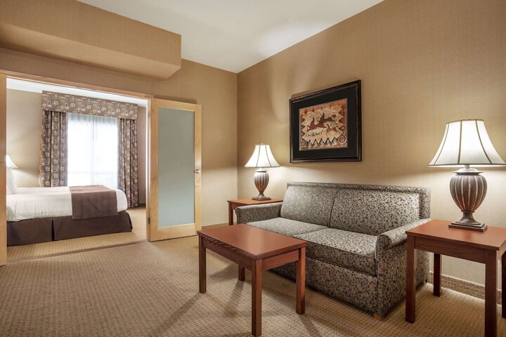Room 13 of 19