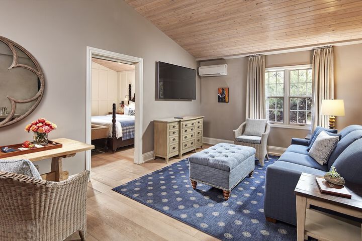 Room 44 of 191